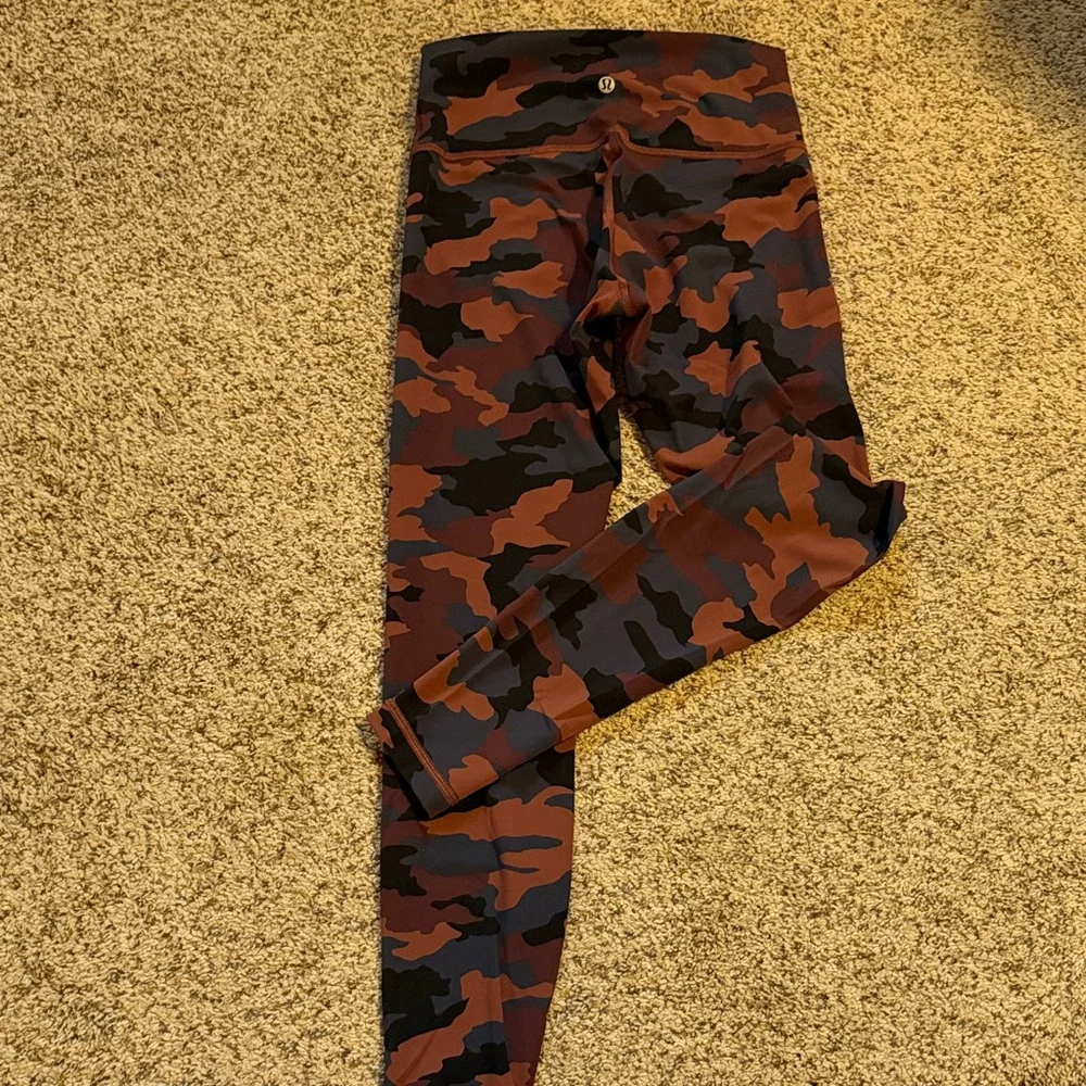 Women’s Lululemon Camo Performance Leggings - Maroon/Blue/Black